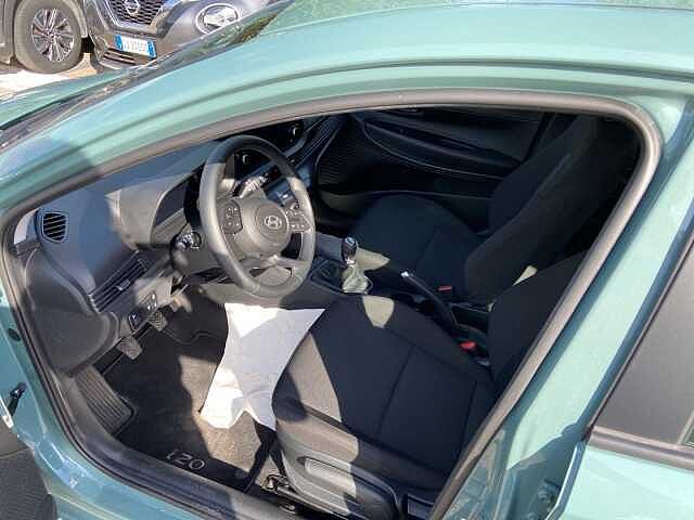 Hyundai i20 1.2 MPI MT Connectline