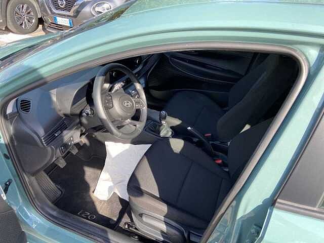 Hyundai i20 1.2 MPI MT Connectline