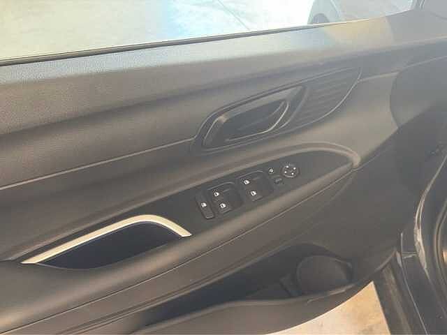 Hyundai BAYON 1.0 T-GDI T-GDI Petr PE 1.0T XLINE 48V