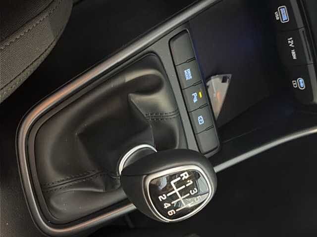 Hyundai BAYON 1.0 T-GDI T-GDI Petr PE 1.0T XLINE 48V
