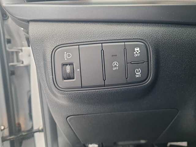 Hyundai i20 1.0 T-GDI T-GDI Petrol 6-speed M/T MY26 1.0 T-GDI CONNECTLINE