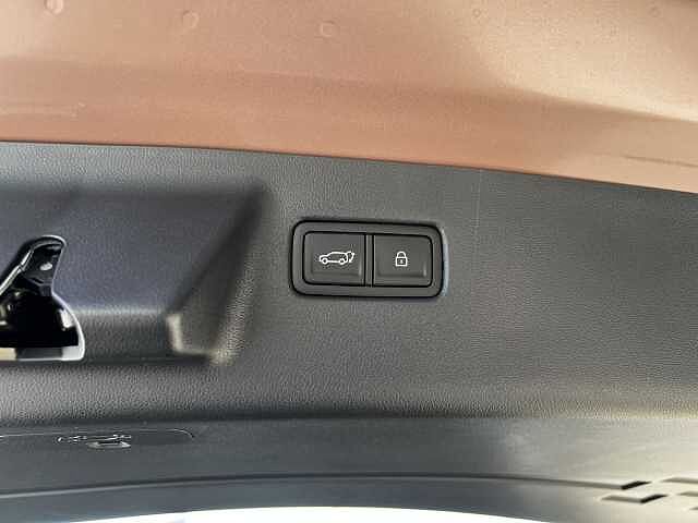 Hyundai SANTA FE 1.6 T-GDi PHEV 4WD AT 5 posti Business