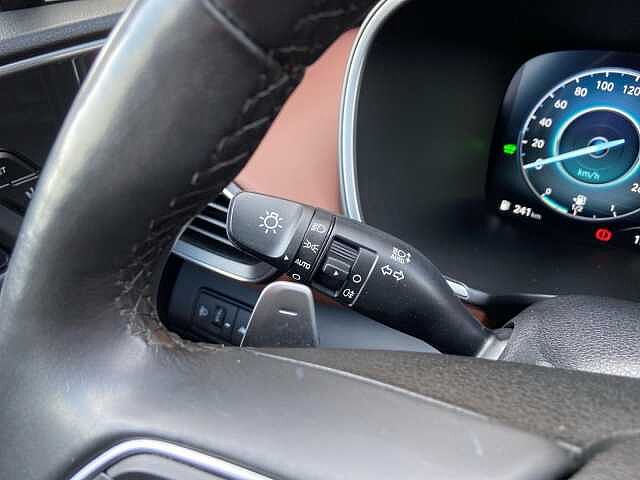 Hyundai SANTA FE 1.6 T-GDI PHEV 4WD A/T 7posti Xclass