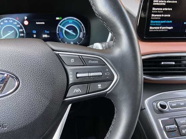 Hyundai SANTA FE 1.6 T-GDI PHEV 4WD A/T 7posti Xclass