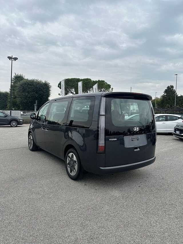 Hyundai STARIA 1.6 HEV AT 2WD 9 posti Wagon
