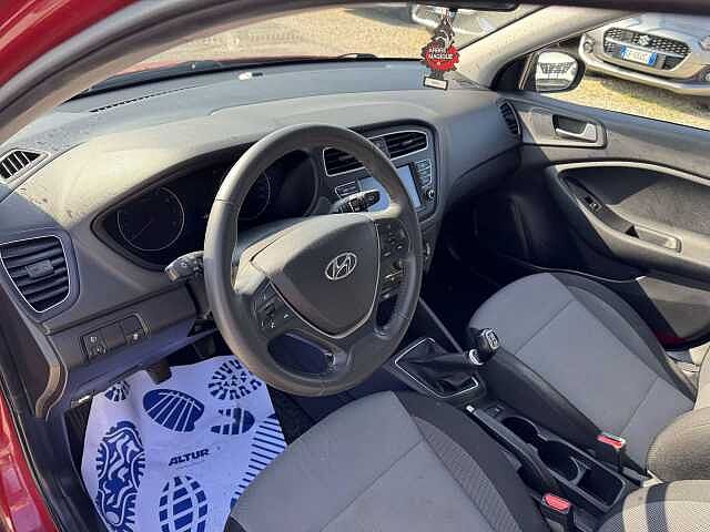 Hyundai i20 1.2 MPI 75cv Connect Line