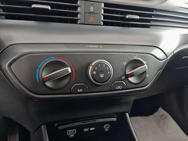 Hyundai i20 1.2 MPI MT Connectline